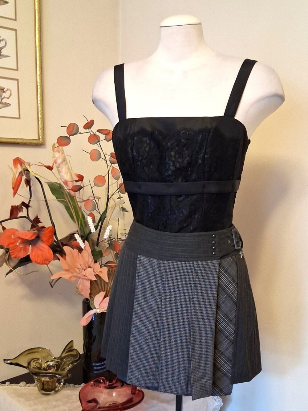DEPT Holland Unique Pleated Pattern Mini Skirt Premium Quality Gray Skirts L
